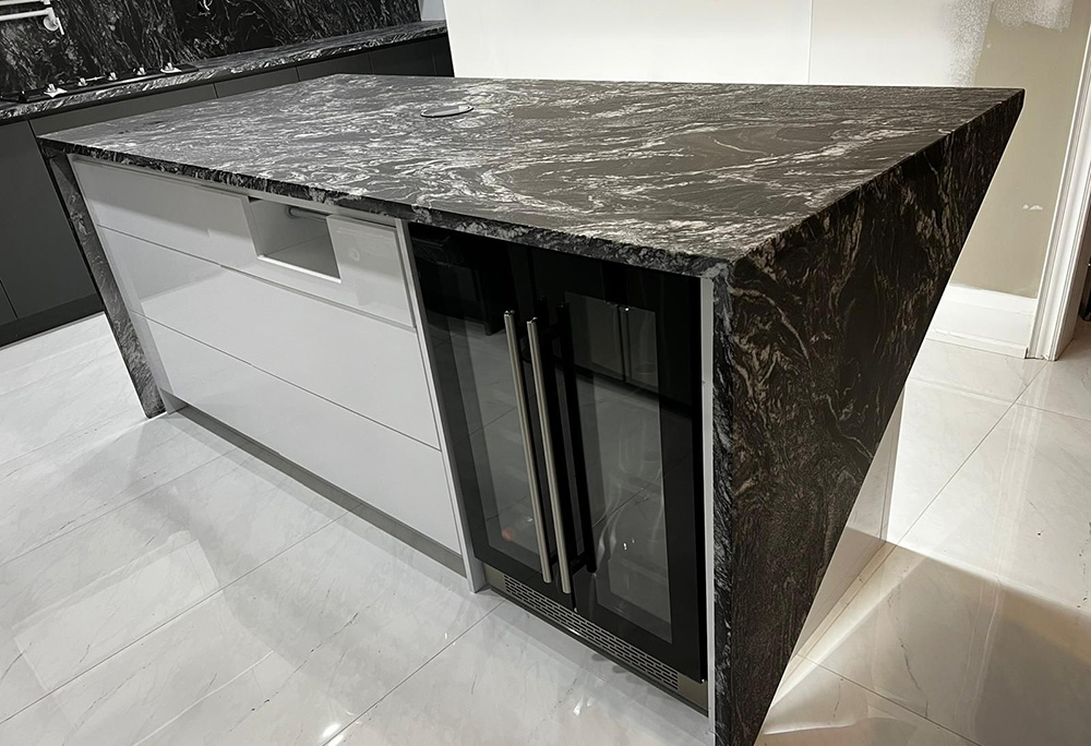 Trendy Woodwork for Trendy Home